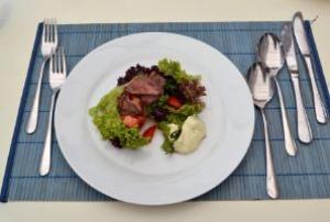 изображение Літні салати в еко-ресторані Батьківська хата