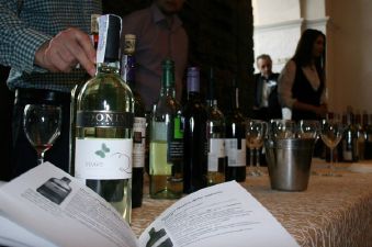 зображення "Мафія": Дегустація вин виноторгової компанії "Вітіс Груп"
