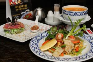 зображення Обід в тайському стилі від ресторану Сан Торі.