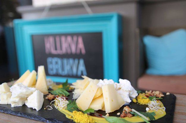 изображение Klukva&Brukva: Сырная тарелка украинских сыров