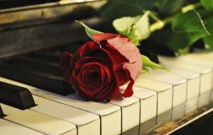 зображення SANPAOLO: Про що грає піаніст... (17.03)