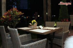изображение Ресторан «Кувшин» открыл обновленную летнюю террасу
