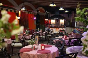 зображення Новий іспанський дворик ресторану Фігаро відкритий!