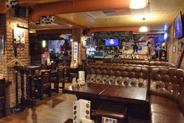 Bison Bar | Pub Restaurant Bar