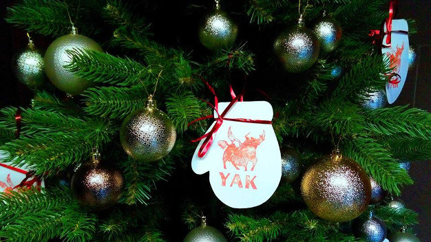 зображення У ресторані "YAK на крилах" вже є ЯЛИНКА!