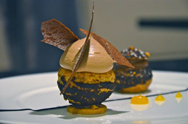 изображение SANPAOLO:  Рекомендуем десерт Moulin из хрустящего, заварного теста
