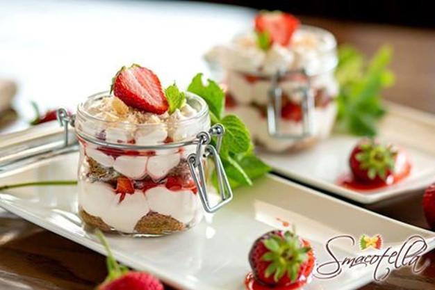 зображення Приїжджайте в ресторан "Smacotella" насолодитися новими ягідних десертами!
