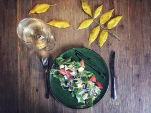изображение Сегодня салат Греческий в Гастробаре Sinitza - хит дня!