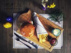 изображение Sinitza: Обед - самое время для... бургеров! 🍔