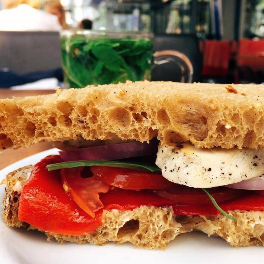 зображення Aroma Espresso Bar: А який сендвіч ваш найулюбленіший? 🍔
