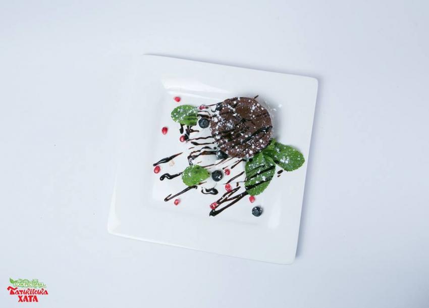 изображение "Батьківська Хата": Шоколадний фондан з морозивом