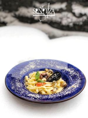 зображення SINITZA: Паста з морепродуктами на снігу!