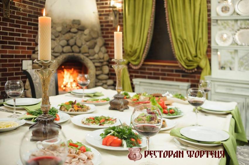 изображение "Фортеця": Романтична вечеря при свічках