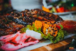 изображение Київська реберня: М'ясо, смажене на грилі - це неймовірно смачно!