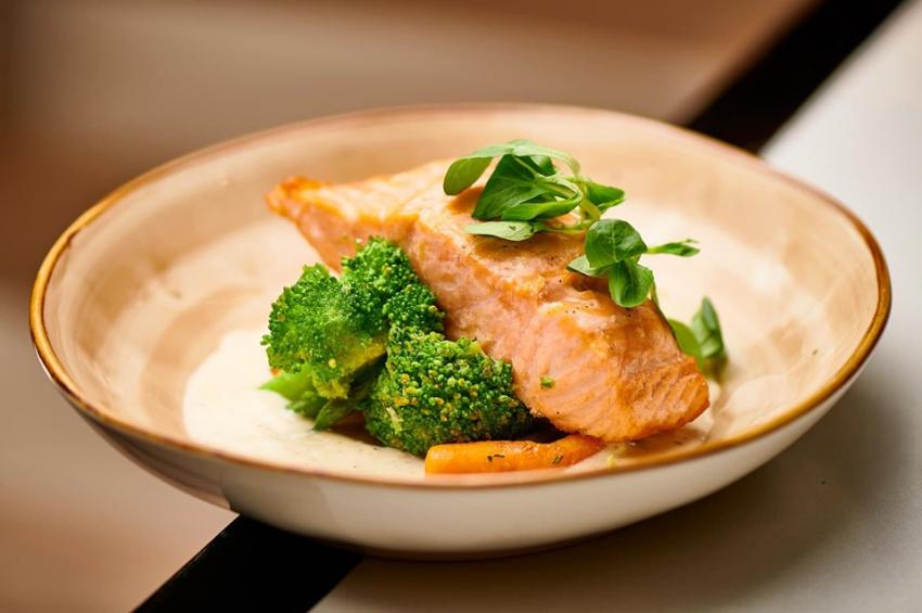 изображение SANPAOLO: Филе лосося с трюфельным соусом