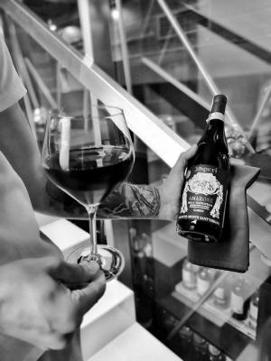 изображение SANPAOLO: Бокал красного вина идеально сопроводит осенний вечер 🍷🍂
