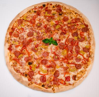 Піца з перцем чилі і салямі・270 г・105 ₴