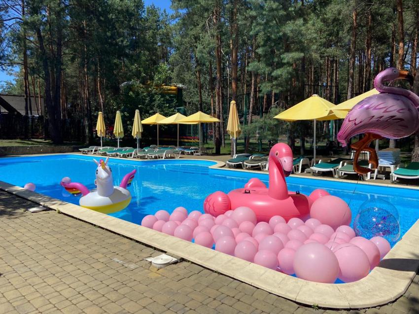 изображение Sobi CLUB: Літня вечірка біля басейну