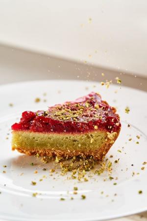 изображение SANPAOLO: Фисташковый пирог с вишней 💔