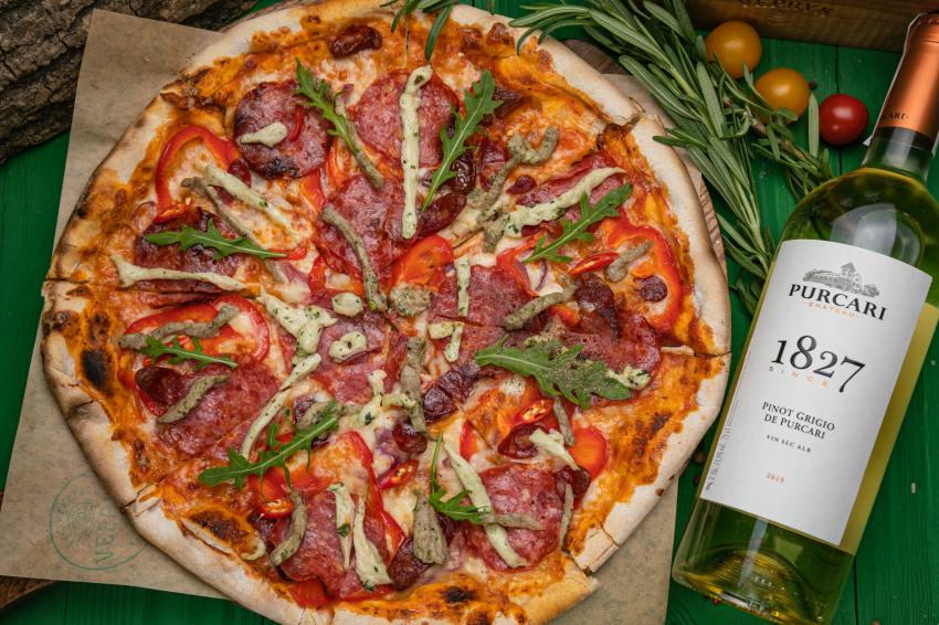 изображение Vepryk: справжня італійська піца з дров'яної печі з доставкою
