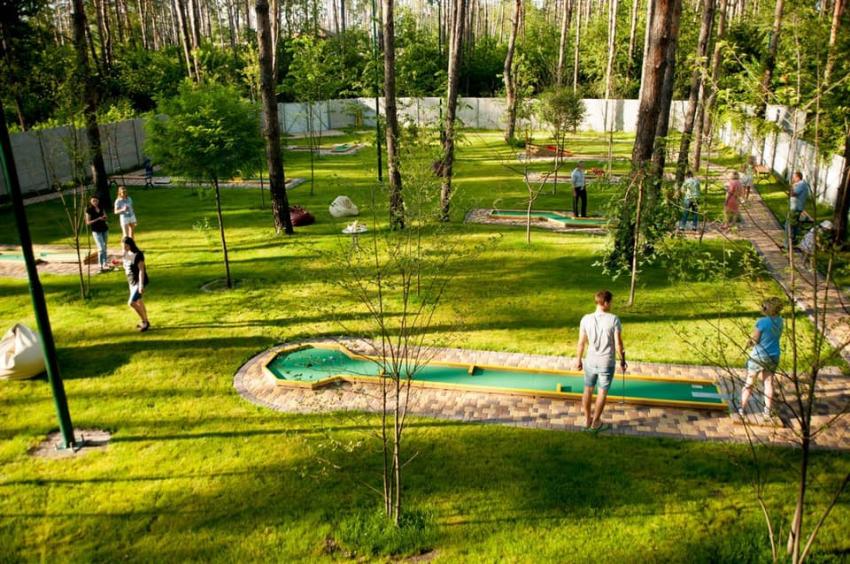 изображение "Вілла Віта": Парковий гольф - це неординарна розвага, яка здасться цікавою кожному!