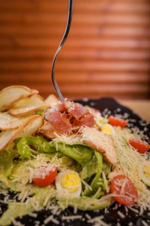изображение "Батьківська Хата":  Ми знаємо як ви полюбляєте наш салат "Цезар" 🥰
