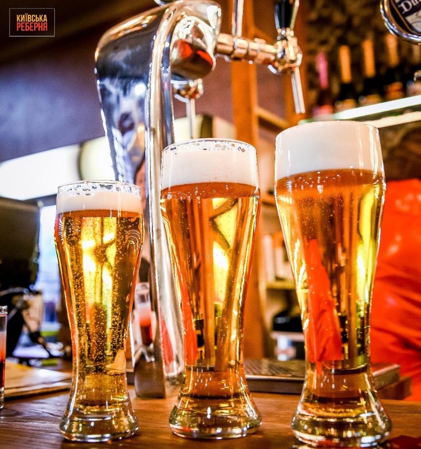 зображення "Київська реберня": Пропонуємо саме сьогодні провести вечір в колі близьких та замовити келихи улюбленого пива 😉