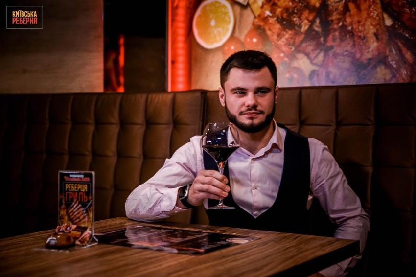изображение "Київська реберня": Запрошуємо всіх на ароматний келих вина ❤️