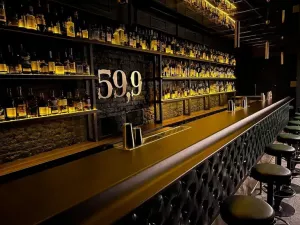 59,9