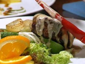 изображение В Вагоне-ресторане гастрономические изыски из мяса страуса!