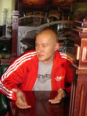 изображение Андрей Хлывнюк, солист группы Бумбокс заглянул в Вагон - ресторан