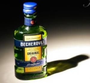 изображение IQ Bar акция - специальная цена на Бехеровку
