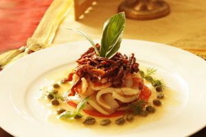 изображение Салат “Микс из морепродуктов с вялеными томатами и оливковым соусом” (250 г.) --- 236 грн.