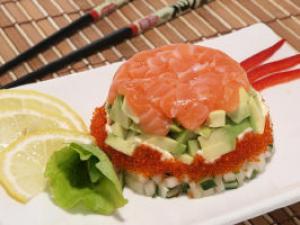 изображение Салат с лососем от ресторана РоллХаус